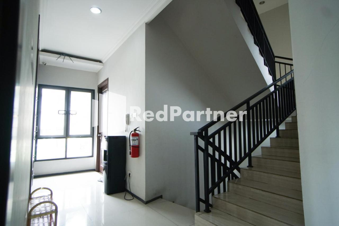 Hotel Toba Mansion Syariah Near Benhil Redpartner Yakarta Exterior foto