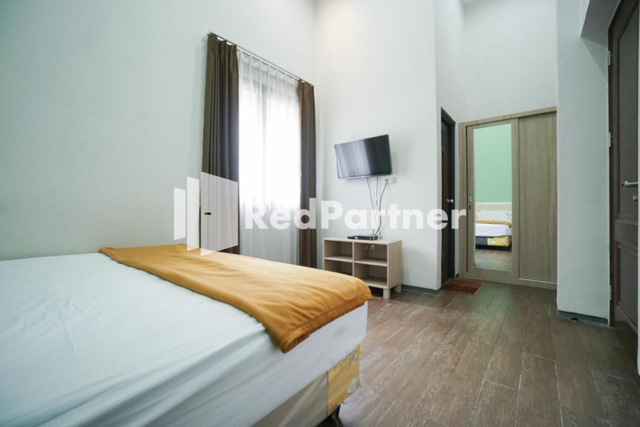 Hotel Toba Mansion Syariah Near Benhil Redpartner Yakarta Exterior foto