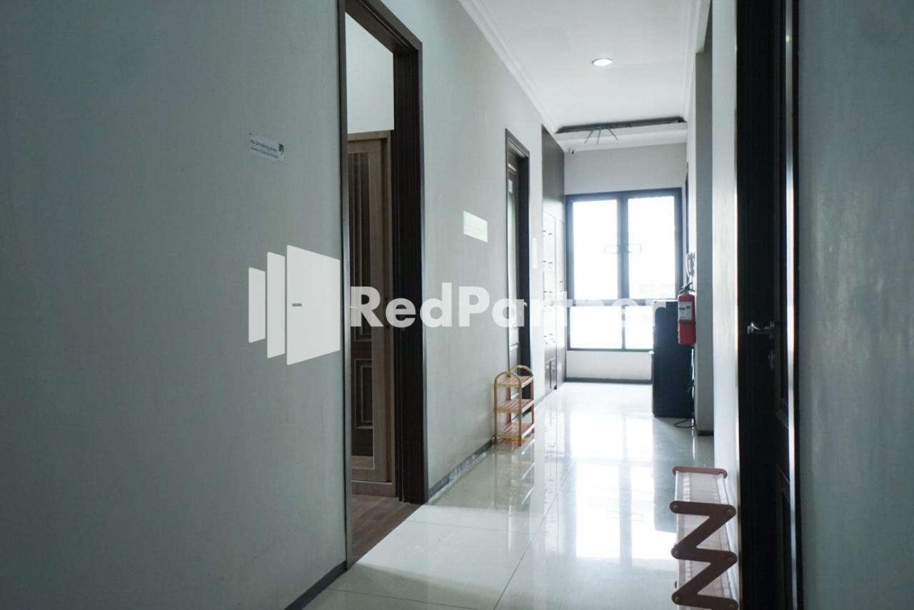 Hotel Toba Mansion Syariah Near Benhil Redpartner Yakarta Exterior foto
