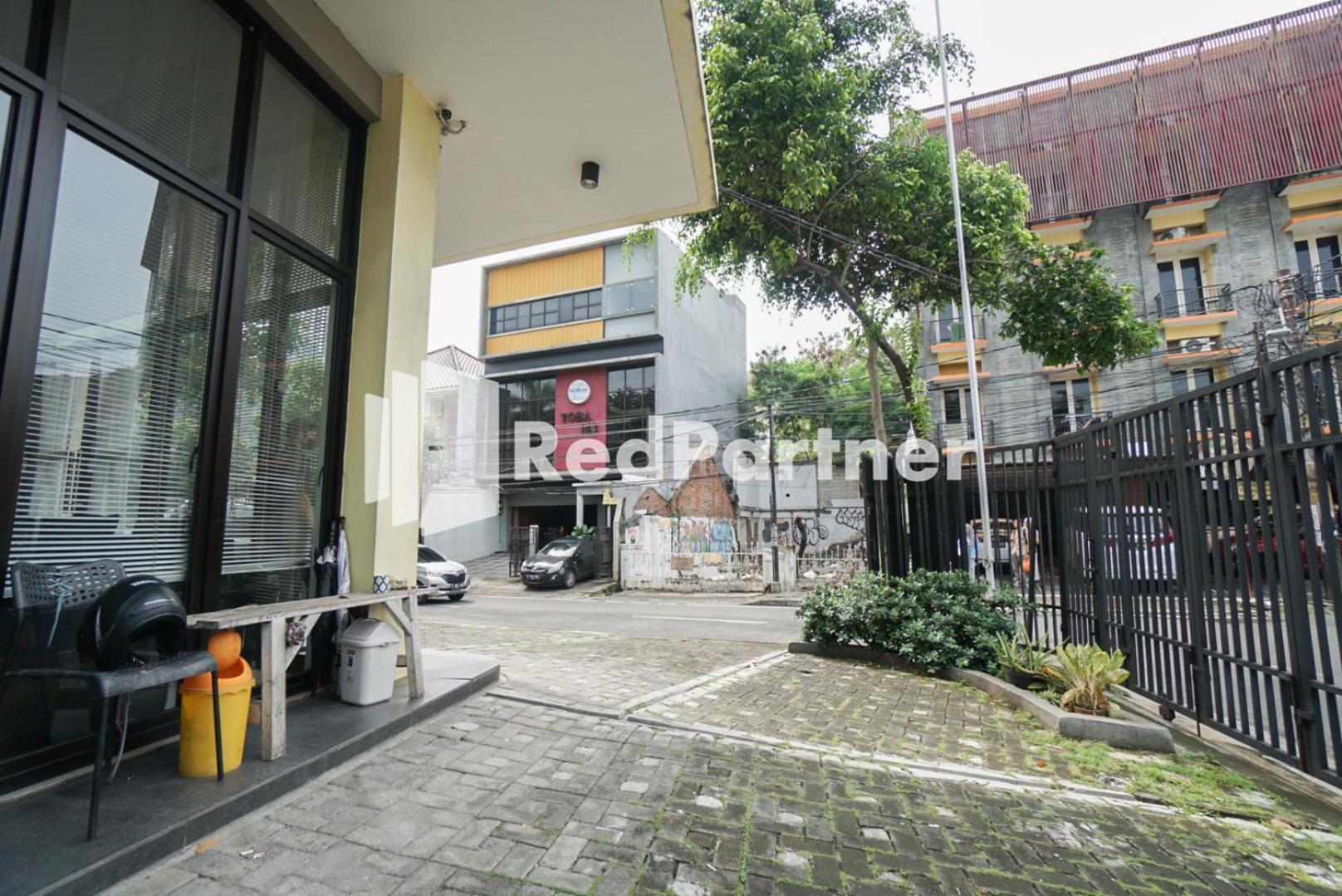 Hotel Toba Mansion Syariah Near Benhil Redpartner Yakarta Exterior foto
